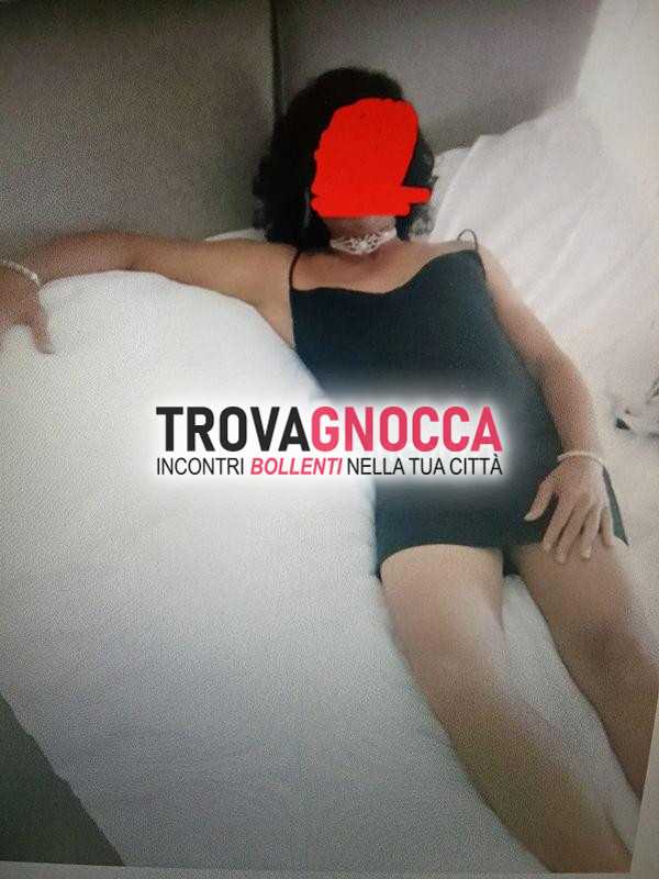 sara italianissima travestita donna disponibile solo pochi privilegiati molto dolce sensuale e passionale rendera' tuo momento unico. regalo particolare È sempre ben accetto. accoglie anche coppie uomo donna un'esperienza indimenticabile