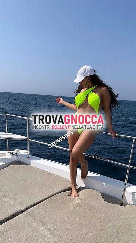 pelle sweet e setosa baci intensi e passioni ardenti 🌸🔥 via mergellina