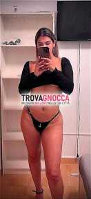 una splendida ragazza è appena arrivata e sta attendendo conicette offrirti servizio eccezionale e massima attenzione.