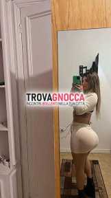 una splendida ragazza è appena arrivata e sta attendendo conicette offrirti servizio eccezionale e massima attenzione.