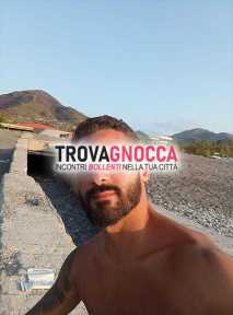 possiedo delle immagini e desidero massima discrezione.