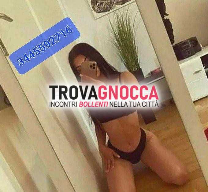 alessia affascinante moretta appena sbarcata

solo telefonate niente whatsapp
