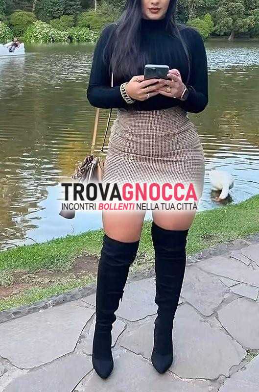coppia sposata formata marito e moglie È alla ricerca terzo un'esperienza indimenticabile raggiungici anche condividere momenti intensi