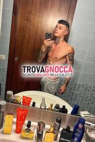 attualmente rimini 👋 sono qui vacanza solo giovane riservato serio rispettoso e buona igiene 🥰
