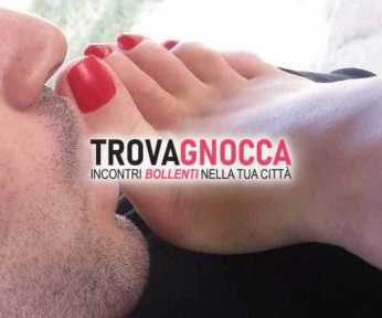 ultimo giorno 🇮🇹 sei attratto dalla sensualitÀ delle donne occhiali ecco signora italiana che ti attende🇮🇹🥰👠💄💋👗👒💍
