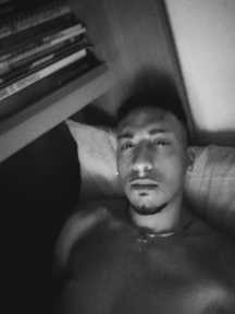 ragazzo giovane pulito cerca ragazza non mercenaria.ospito anche