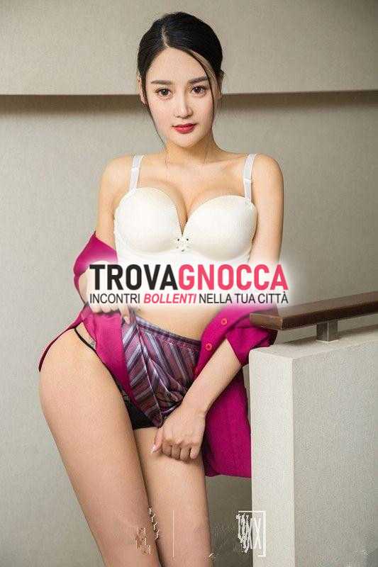 . ragazze incantevoli sensuali e appealing massaggio esclusivo trattamento erotico completo e totalmente piacevole