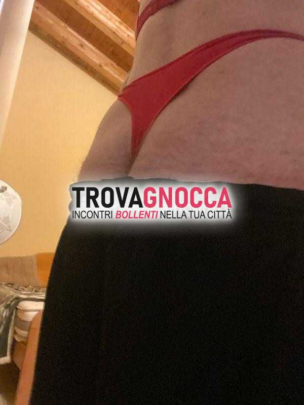 sono giovane omosessuale cerca ragazzi ben piazzati e muscolosi.