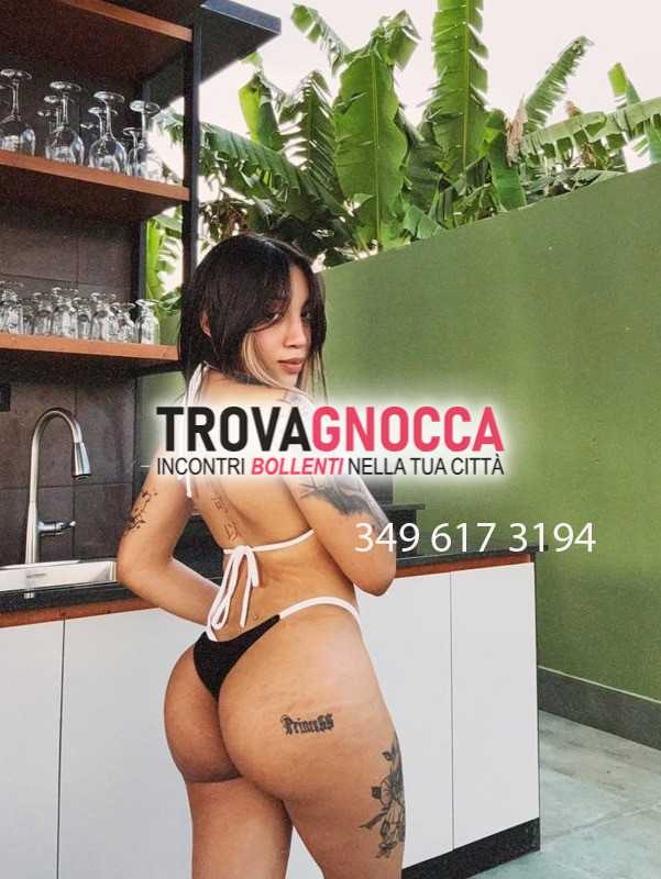 sofia massaggiatrice biondina tuo relax