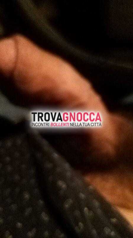 singolo cerca coppia o donna sensuale videochiamata.