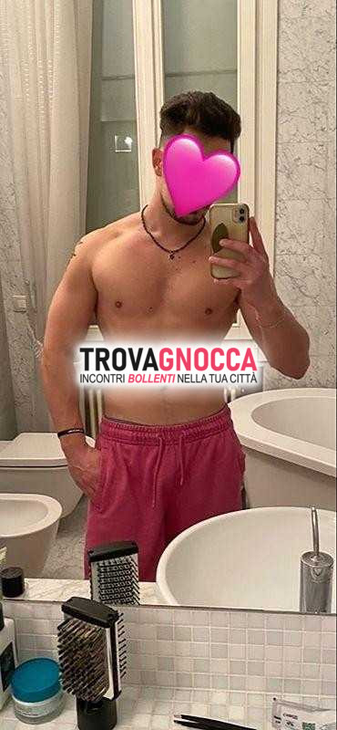 giovane 27 anni cerca piacevole compagnia femminile.