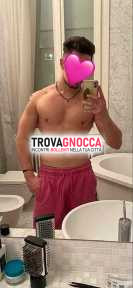 giovane 27 anni cerca piacevole compagnia femminile.