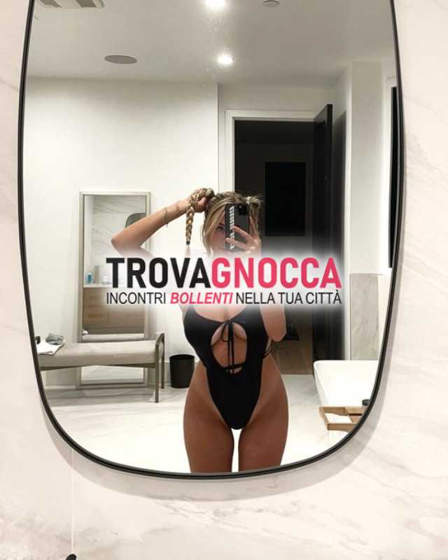 amo sesso e mi piace essere presa tutte posizioni. 🍰🍰🍰 adoro leccarti palle ed essere leccata 🍭🍭🍭 tutto questo mi fa impazzire 🌻🌻🌻 sentendo tutto tuo cazzo duro dentro me 🍒🍒🍒 sono deliziosa e insaziabile 🍷🍷🍷 desiderosa compiacerti tutte tue fantasie erotiche