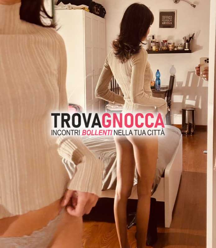 ho 19 anni e sono bellissima. scopo mio ragazzo davanti te vivo.