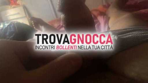 uomo 46 anni riservato cercando donna momenti piacevoli e intensi