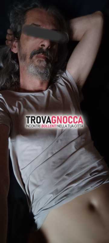cerco uomo intima amicizia