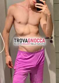 ciao tutti💪🏻😋🌹🐷 appena arrivato💎😋100 versatile 💦 solo rose 🌹