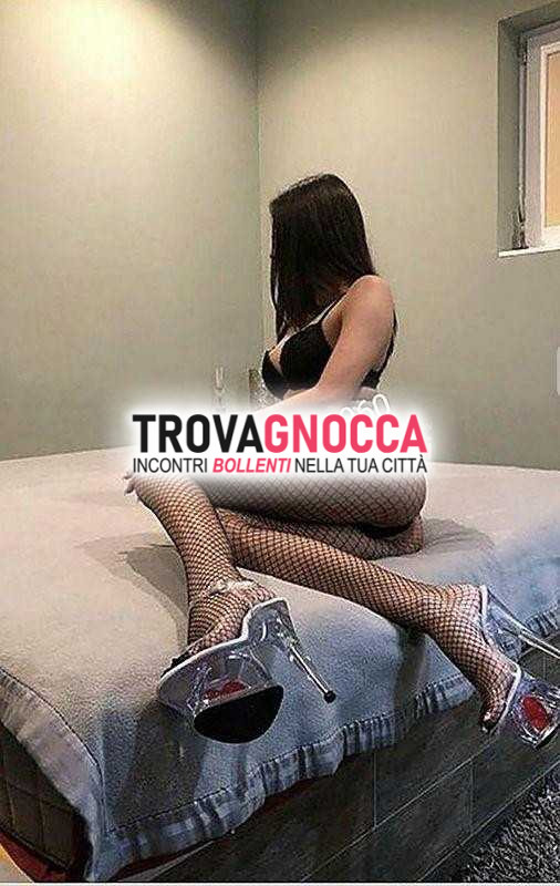 🇮🇹🇮🇹incantevole anna italiana reale e disponibile🇮🇹🇮🇹 rilassanti massaggi ai bellissimi piedi🇮🇹🇮🇹 solo clienti italiani ambiente climatizzato.