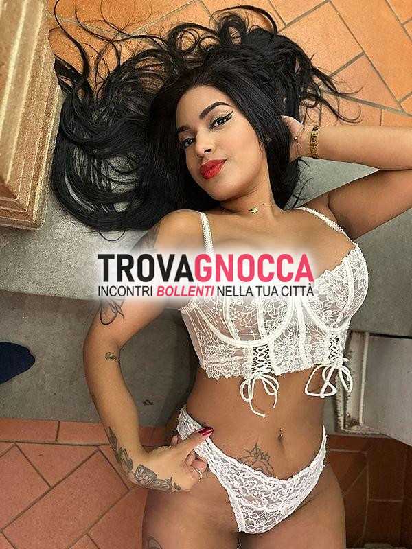 calda mora brasiliana 🇧🇷😜 e regina anale appena arrivata italia bambola sexy tutta scoprire