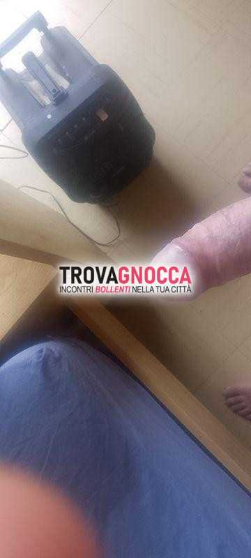 cerco giovane trav ospitare al lido delle nazioni