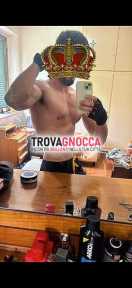 gigolo disposizione donne e coppie pronte vivere esperienze indimenticabili