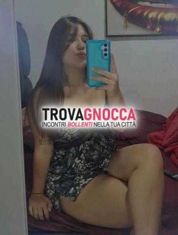 nataly incantevole e giovanissima ragazza colombiana appena arrivata bari nella zona carrassi straordinaria 27enne pronta soddisfare ogni tuo desiderio