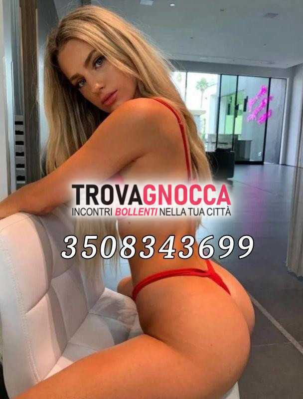 a siderno🔥 roxi 💖 È appena arrivata offrirti un'esperienza piacevole piena sensualitÀ. 💖 cosa desideri oggi iniziamo bocchino impareggiabile.