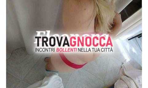 bionda piccante offre massaggi rilassanti e sensuali bionda piccante offre massaggi rilassanti e sensuali