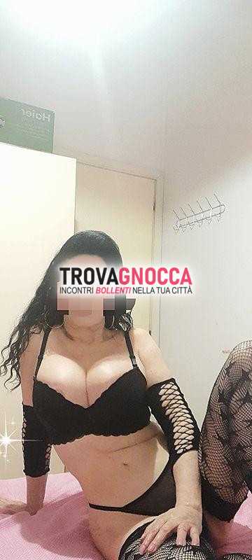 irresistibile donna matura sensuale e porca disponibile deliziare pompini incredibili. offro massaggio prostatico e 69 strapom che ti porterÀ alla sborrata che desideri ovunque tu voglia.