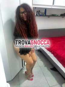 novitÀ fantastica bella milf massaggiatrice disponibile offro massaggi speciali uomini eccezionali antistress - tantra vero momento relax solo pochi giorni
