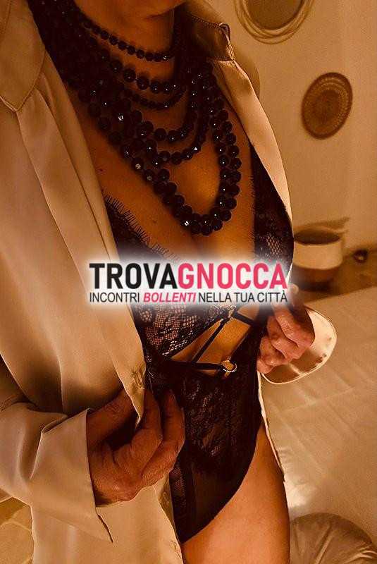 incantevole milf occhi verdi smeraldo pronta regalarti momenti unici e indimenticabili…