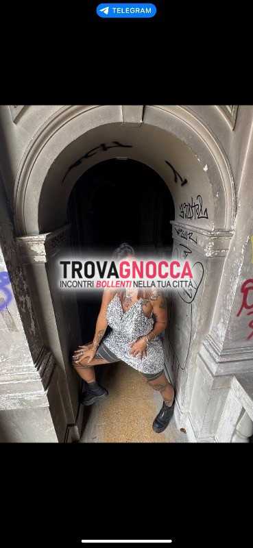 donna cerca amore