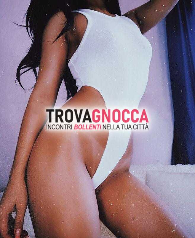 francesca italiana fantastica ragazza porta accanto