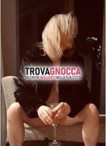 incredibile donna matura 🩵🩵🤩😍 appena arrivata raffinata e elegante. ti aspetto vivere insieme momenti unici ed indimenticabili💋❤️.