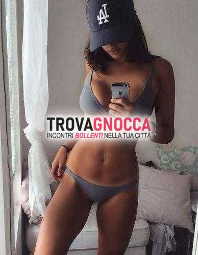 app. adesso arezzo lorena È qui sempre disponibile e pronta farti divertire modo intenso