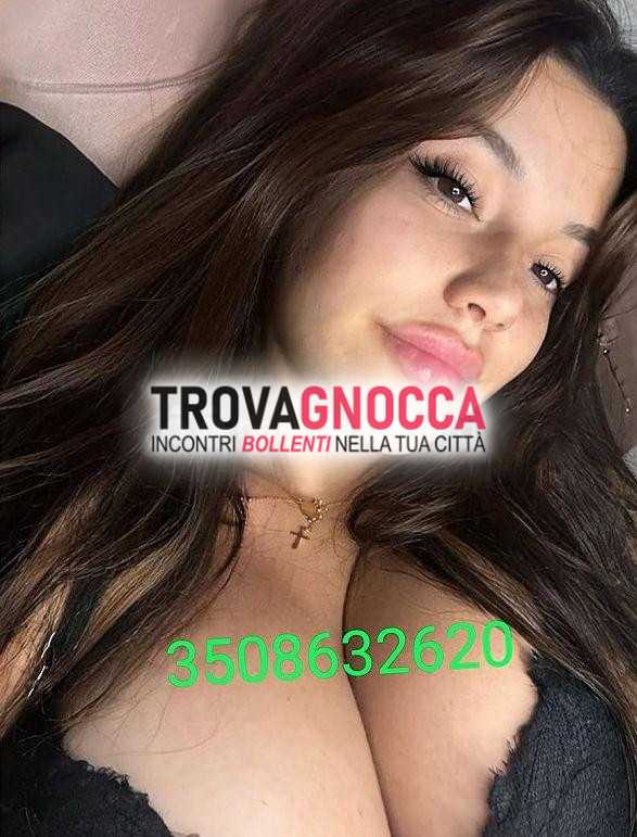asia ragazza italiana adoro leccare mia calda bocca 🍭 e essere ciucciata 👅 momento piacere