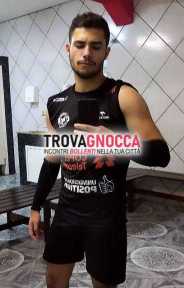 ciao sono rodrigo fresco arrivo nella tua città 21 cm puro piacere pronto soddisfarti. contattami sono qui trasformare tue fantasie più oscure realtà.