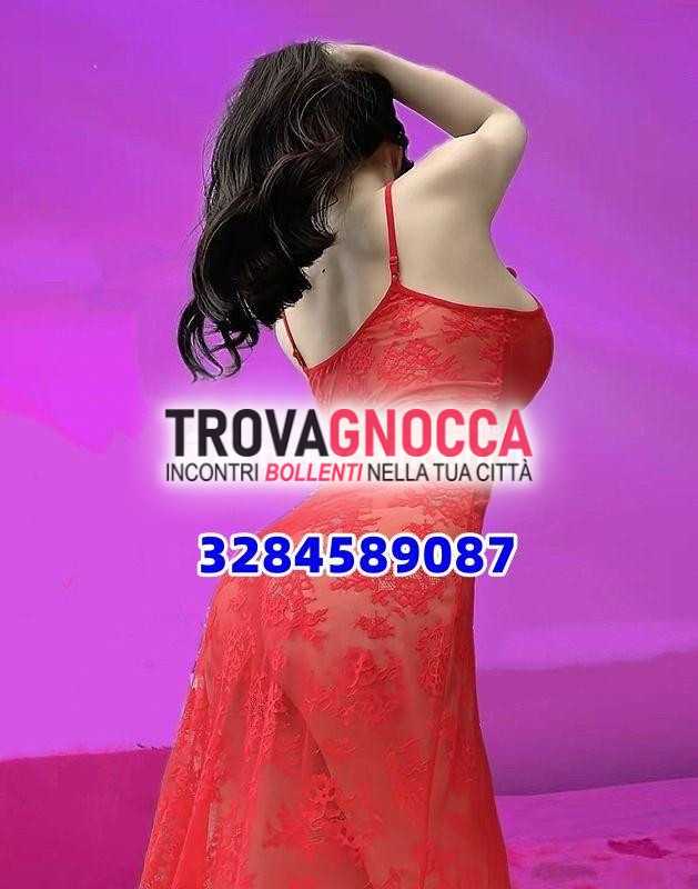 💥fresh orientale. vero gioiello sorriso che incanta e un'espressione irresistibile. occhi e labbra sono tentazione mentre corpo delizioso promette momenti pura passione.