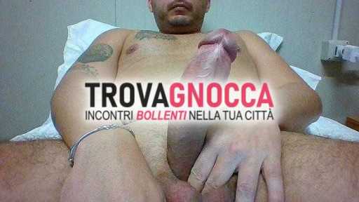 affascinante ragazzo bella presenza dotato charm e carisma è disponibile incontrare donne interessate momenti intimità.