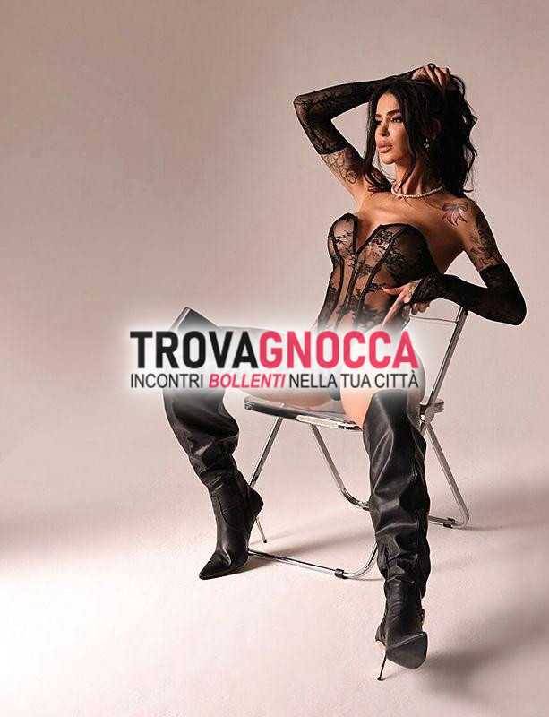 solo oggi e domani veronica transessuale italiana 🇮🇹 passaggio anche videochiamata hot e sex chat zona centro 💯🏫💕