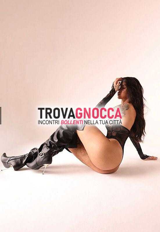 solo oggi e domani veronica transessuale italiana 🇮🇹 passaggio anche videochiamata hot e sex chat zona centro 💯🏫💕