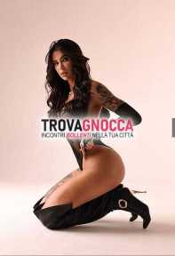 solo oggi e domani veronica transessuale italiana 🇮🇹 passaggio anche videochiamata hot e sex chat zona centro 💯🏫💕