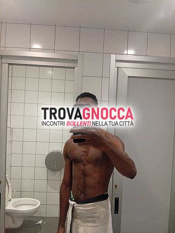 giovane nero roma pulito e discreto un'esperienza indimenticabile