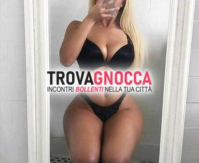ragazza calda 🔥 un'esperienza carsex hooot👅💦🔥