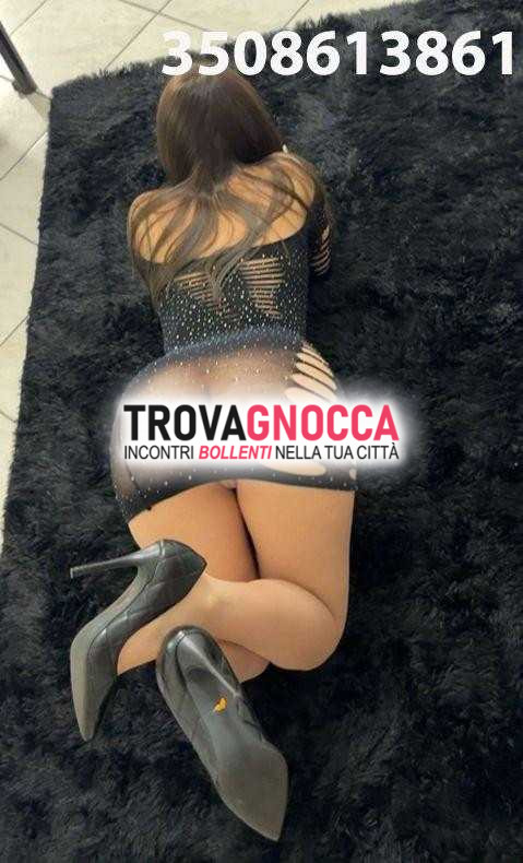 fresh fresh fresh karina ragazza incontaminata e piena passione