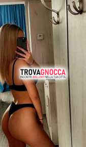 novita🎀🎀 sara 💖 ragazza bellissima giovane e assolutamente sexy ha completa 3sa.di tette ed È pompinira enorme dolce e passionale
