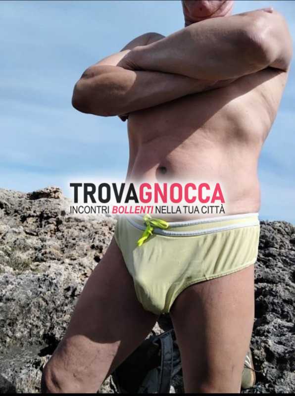 cercasi sex e divertimento 1 o 2 maschi preferibilmente colore neri attivi o attivo-versatili.