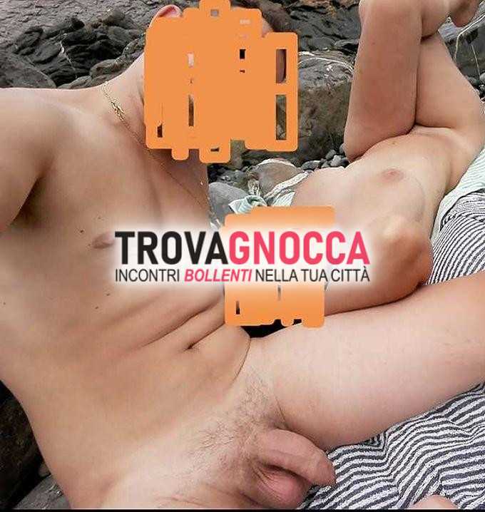 coppia cerca un'altra coppia o persona singola divertirsi insieme