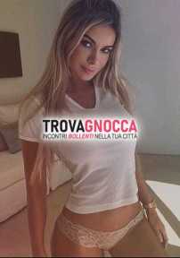 cristina stilosa e raffinata vera bellezza occhi che incantano e fisico favola.😋 atmosfera fresca e confortevole.