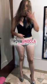 bellissima massaggiatrice pioggia dorata strap-on. mi piace anche nel culo bellissima massaggiatrice pioggia dorata strap-on. mi piace anche nel culo